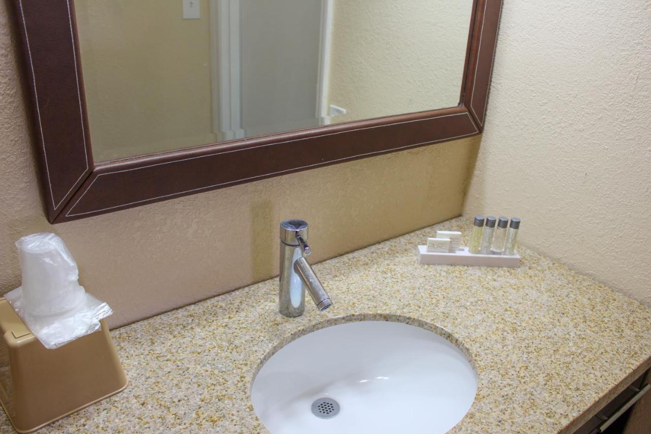 Apm Inn&suites - Jacksonville