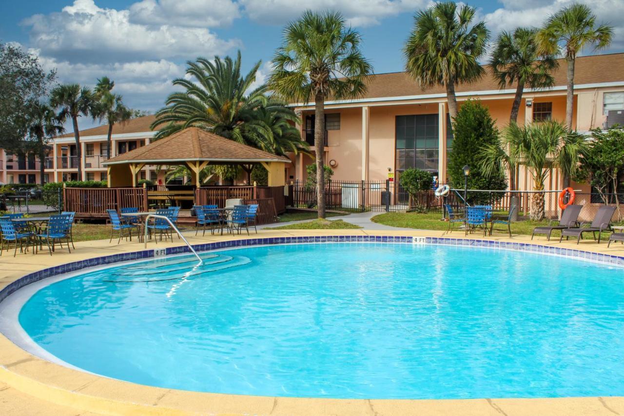Apm Inn&suites - Jacksonville
